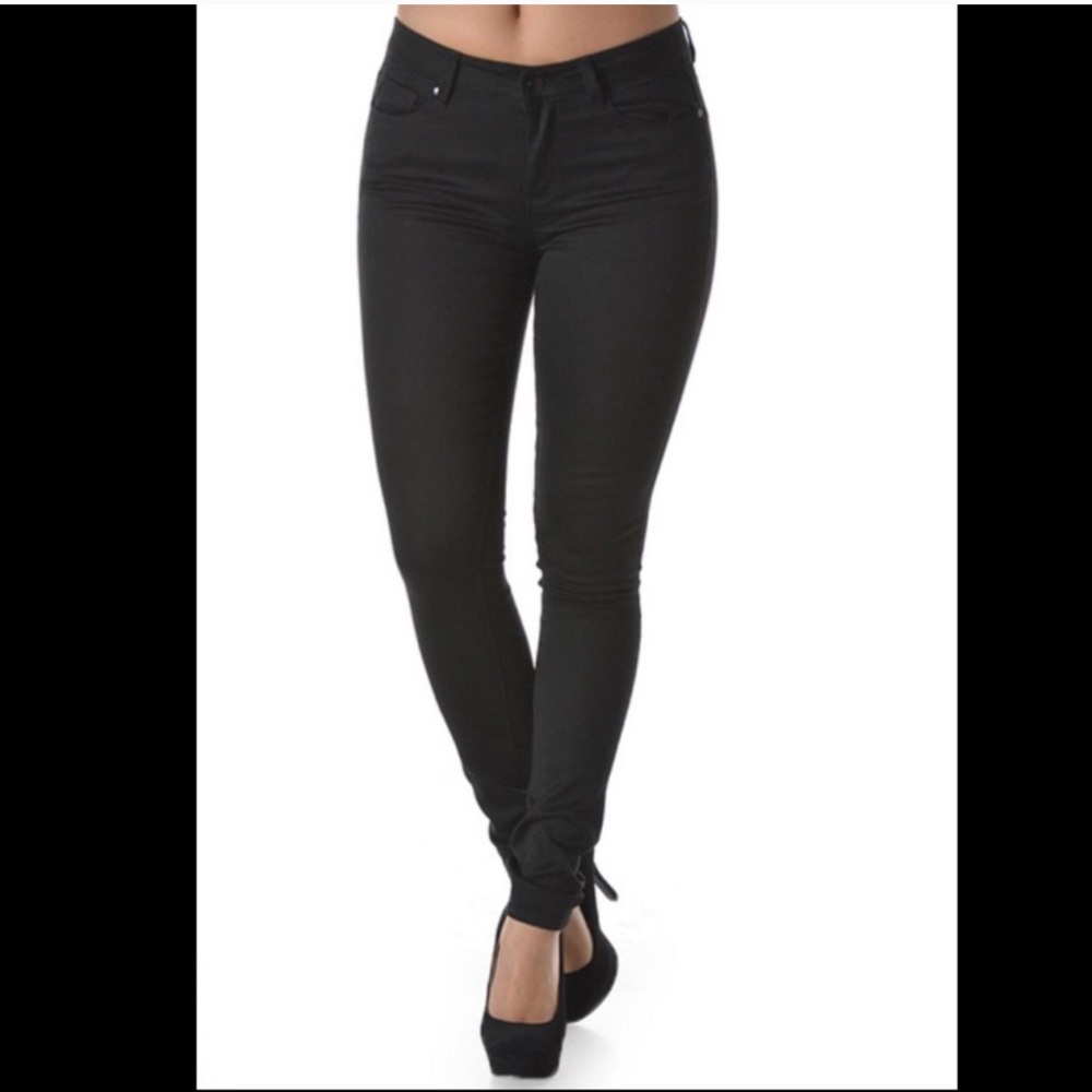 Nine Planet Black Skinny Jeans (like new)